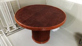 leichter Tisch aus Rattanholz mit abnehmbarer Glasoberfläche