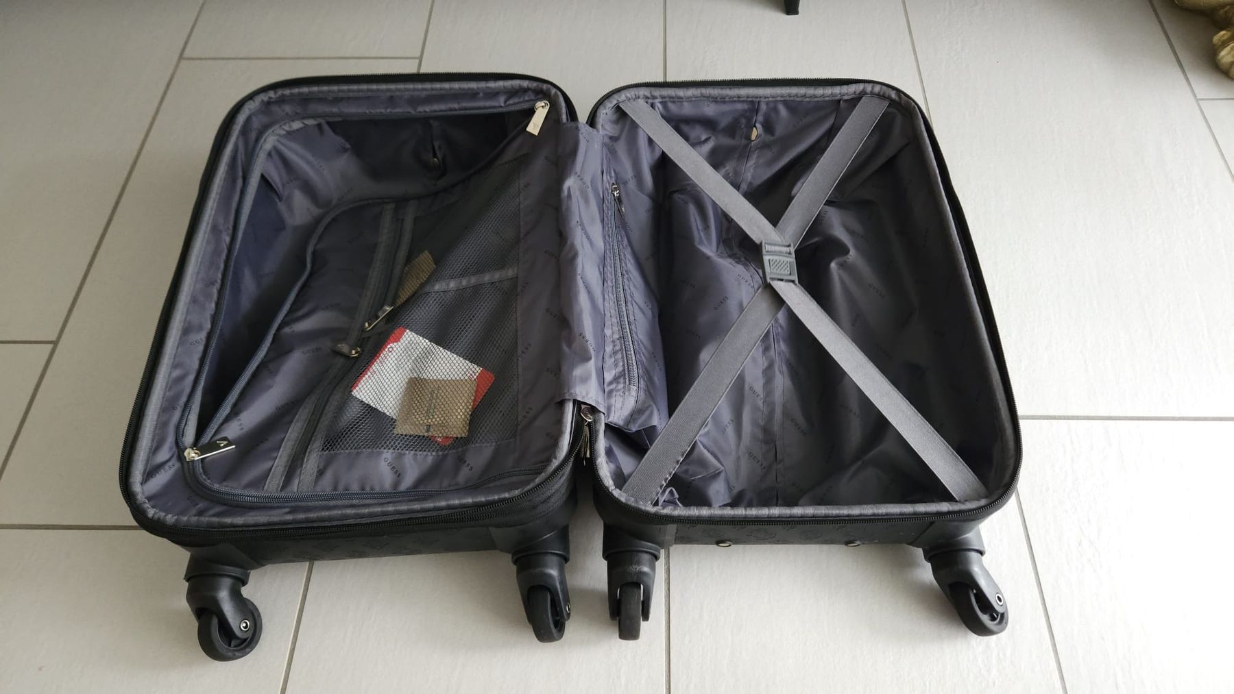 Valigie: Kabinenkoffer Guess / Kabinentrolley – Usato da Bülach venduto da DontPushTheButton 6