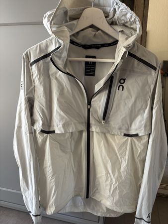 On Running Weather Jacket Damen weiss Grösse L gebraucht