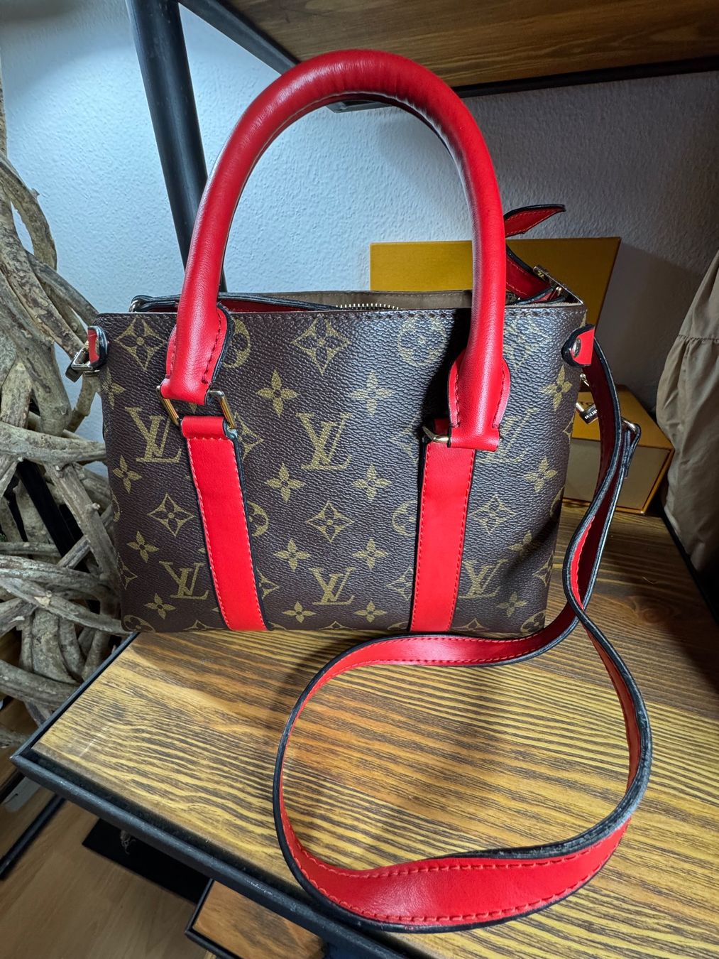Louis Vuitton Taschen für Damen: Louis Vuitton Soufflot Tasche – Gebraucht aus Zürich von Privat4444