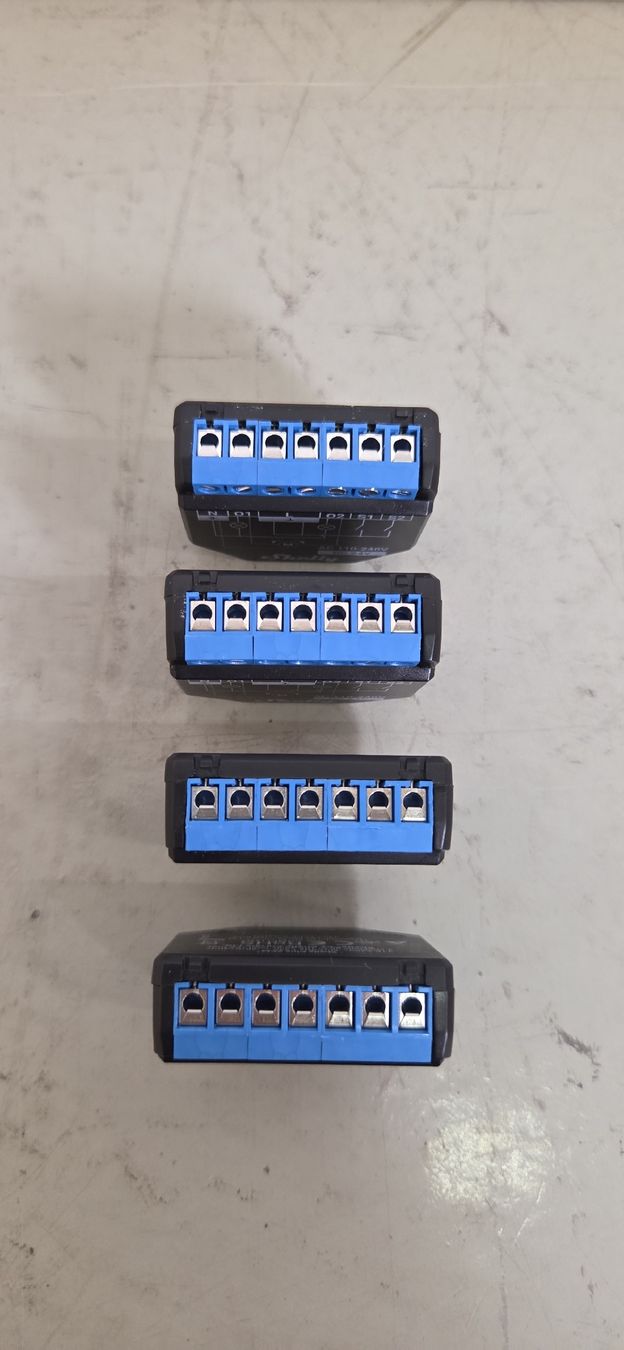 Shelly Interruttori: 4x Shelly Plus 2PM – WLAN-Schaltmodule – Nuovo (secondo la descrizione) da Küssnacht am Rigi venduto da _DealFactory_ 3