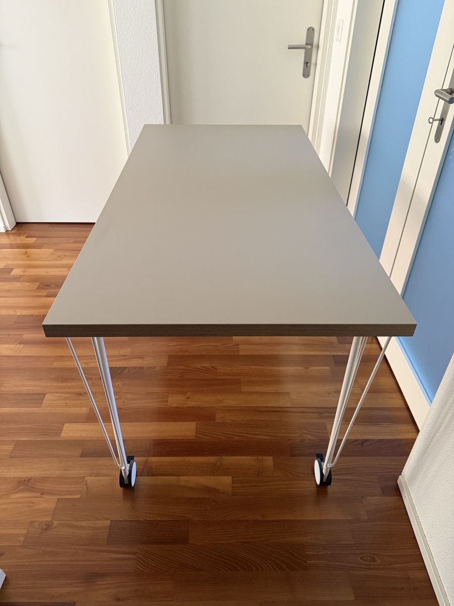 Ikea Scrivanie: Ikea Schreibtisch LAGKAPTEN – Usato da Wohlen AG venduto da Calpoly 4