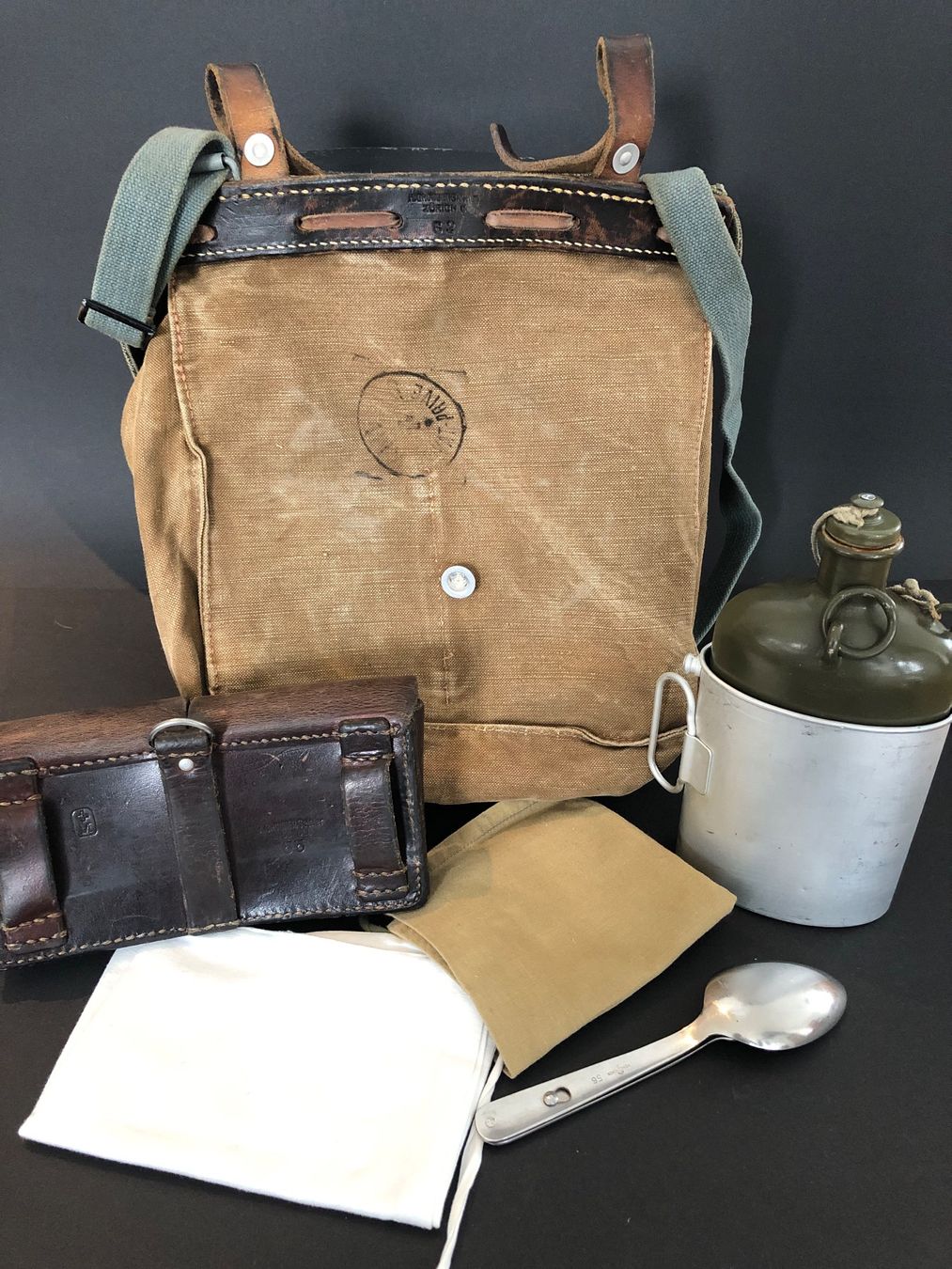 Schweizer Armee Taschen: Schweizer Militär Brotsack mit diversem Zubehör – Gebraucht aus Gunzwil von feel_good