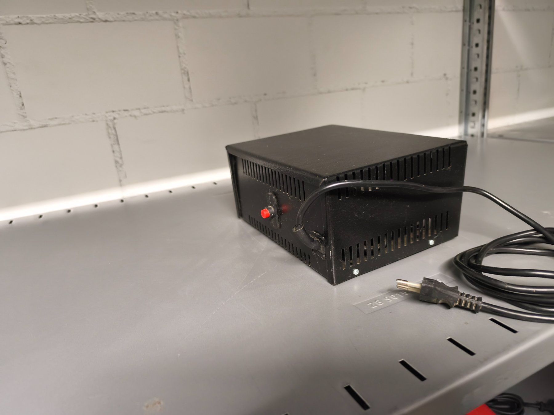 Alimentazione elettrica: Coleman Netzgerät – Usato da Möriken AG venduto da hsdinfo 1