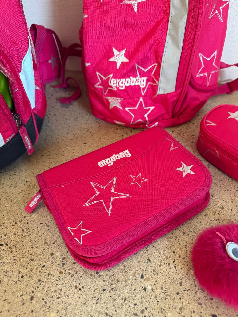 Ergobag Kindertaschen: Ergobag Schulrucksack Set Pink Sterne – Gebraucht aus Wohlen AG von sel_2zd6 3