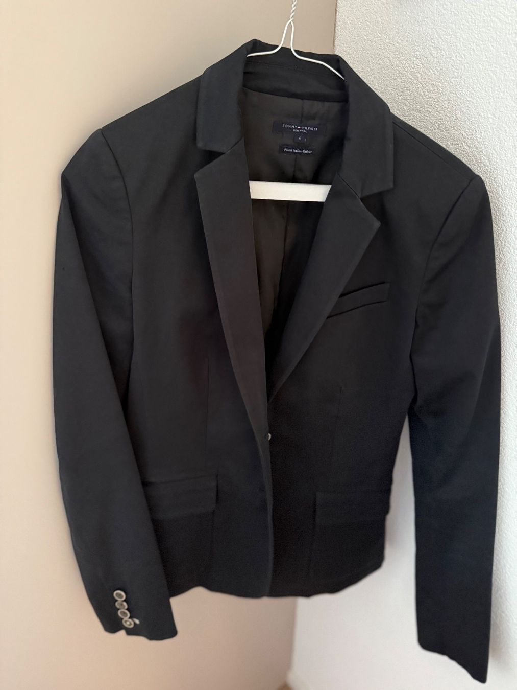 Tommy Hilfiger Completi & Tailleur: Tailleur Tommy Hilfiger noir – Usato da Gimel venduto da fan_8tvc