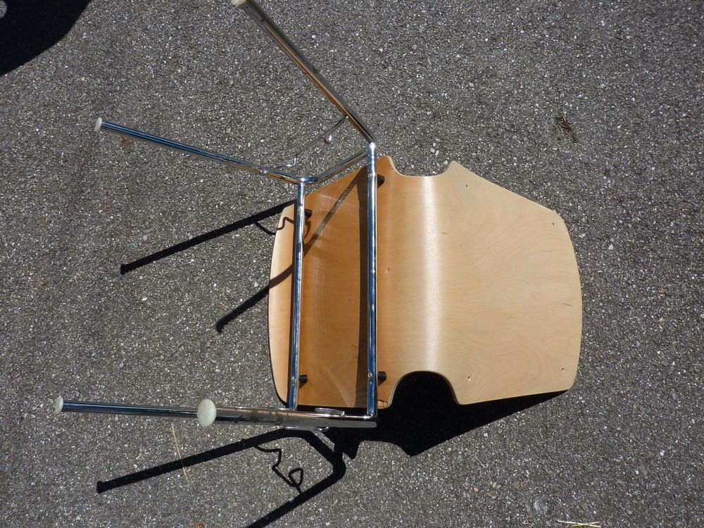 44 Stühle Stapelstühle Holzstühle Seminarstühle stapelbar 3
