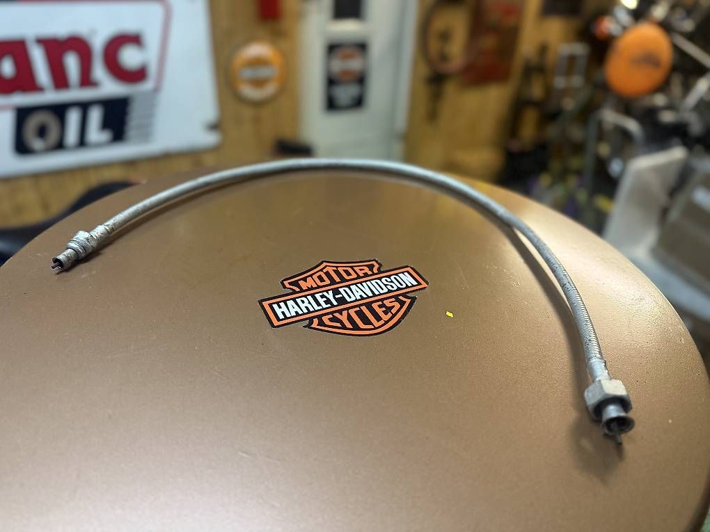 Toutes les pièces détachées moto: Câble compteur harley Davidson Knukelhead  – D'occasion à Begnins par STAR-DESIGN