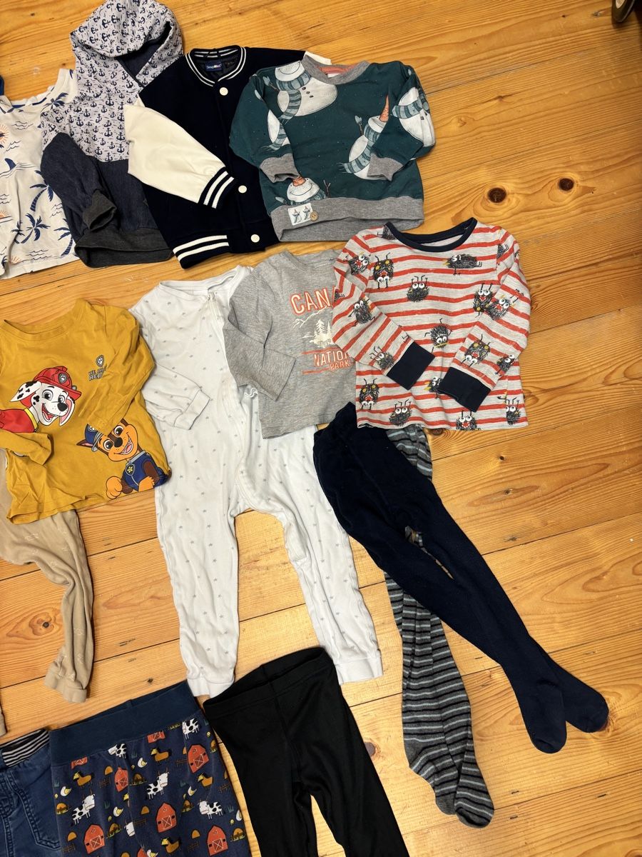 Lotti & Set di vestiti: Kleiderpaket Jungs, Grösse 98 – Usato da Büren an der Aare venduto da Nikito2001 3