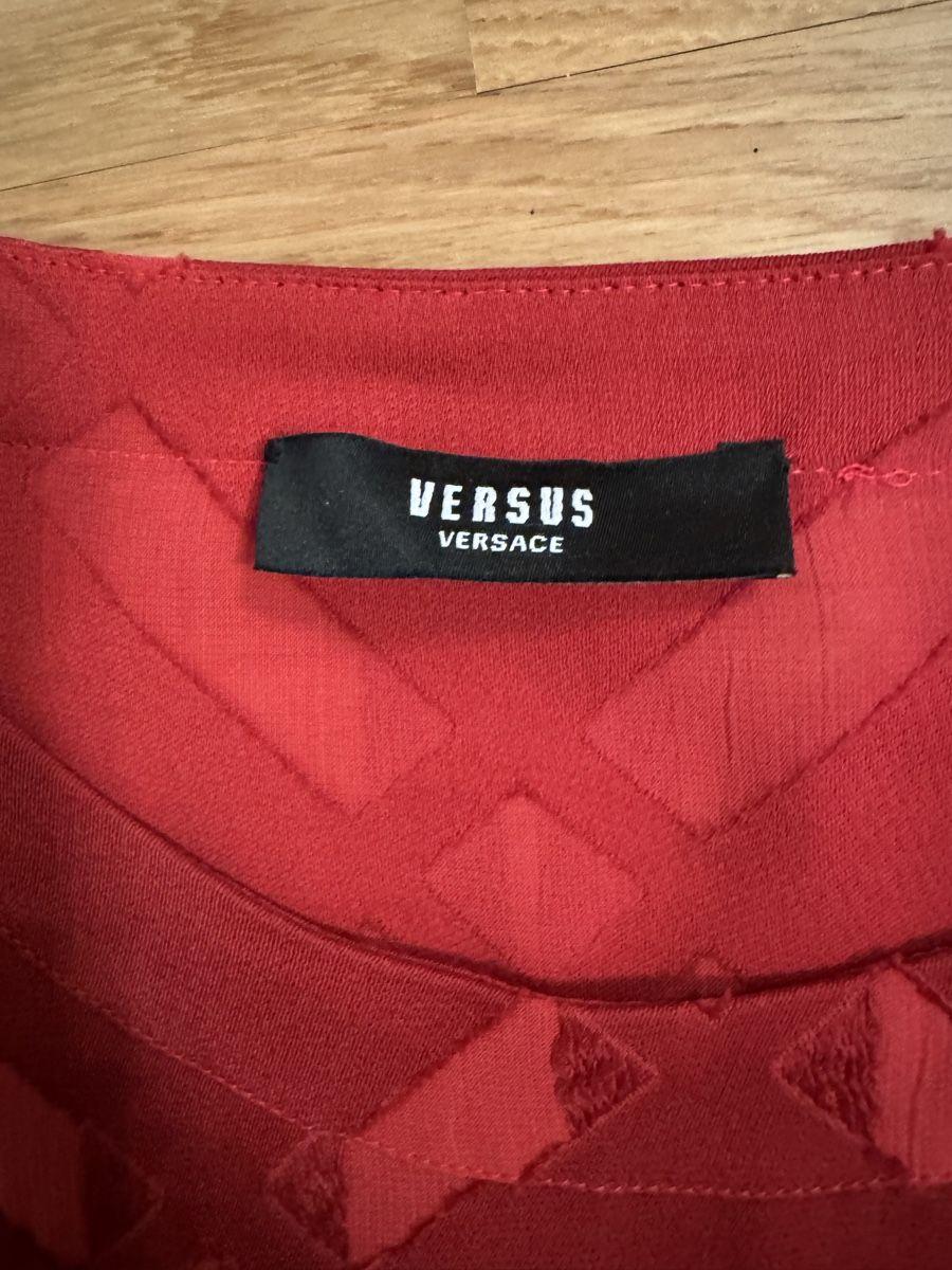 Versace Camicette: Versus Versace Damenbluse rot Grösse 42 – Nuovo e nell'imballaggio originale da Zell  ZH venduto da maria0100 3