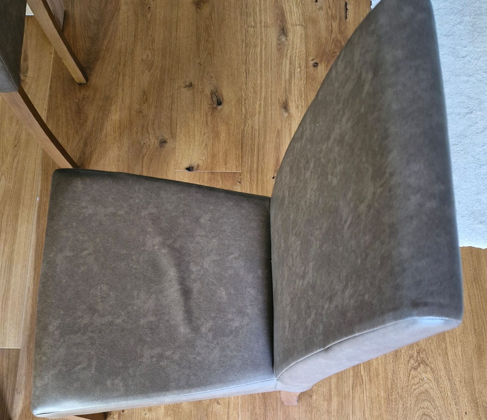 Tische: Tisch & Stühle Set – Gebraucht aus Galgenen von manuelk96 3