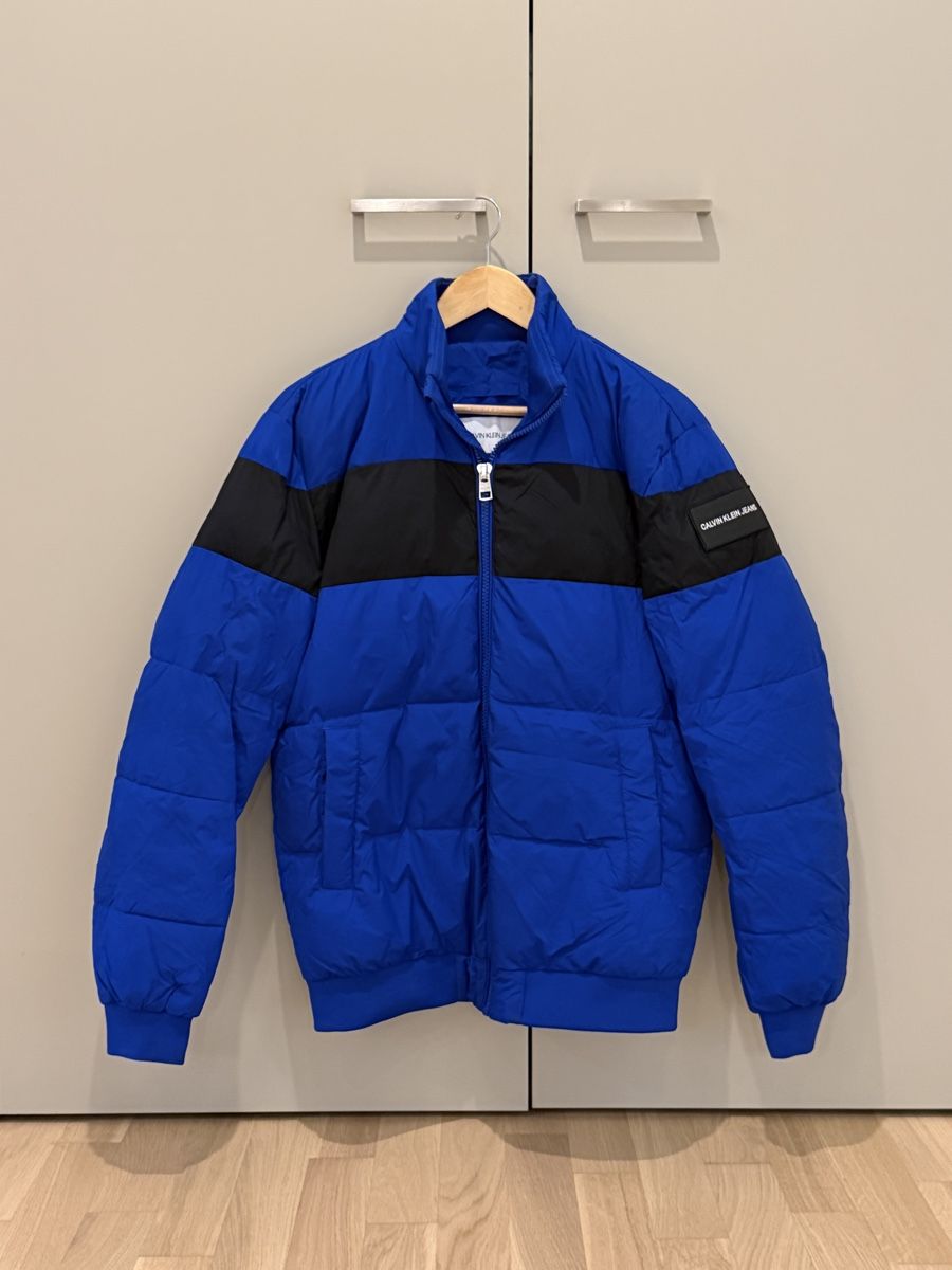 Calvin Klein Giacche: Calvin Klein Jeans Puffer Jacket - Blue/Black - Size M – Usato da Schaffhausen venduto da die_kb5d 1