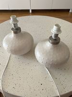 2x Tischlampen weiss  dekoratives Strukturdesign