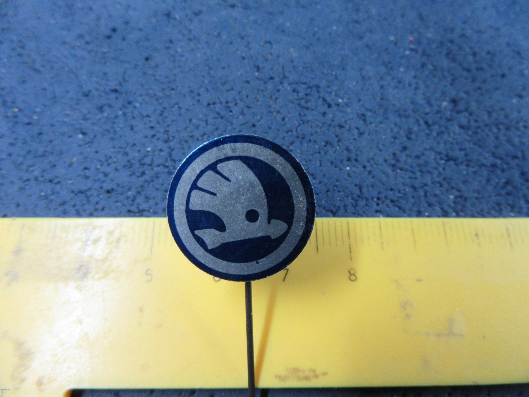 Skoda Placchette & Badge: SKODA AUTO LOGO ANSTECKNADEL – Usato da Ettingen venduto da Hausi4711 1