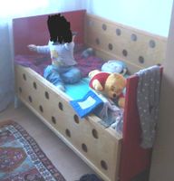 Kinderbett Holz/Rot mit Lattenrost inkl. Matratze gebraucht