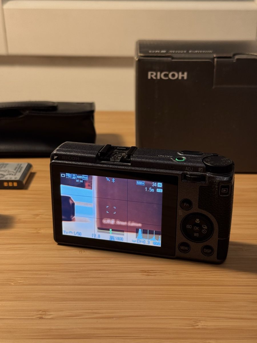 Ricoh GR III / GR 3 Street Edition mit viel Zubehör (D'occasion) à ...