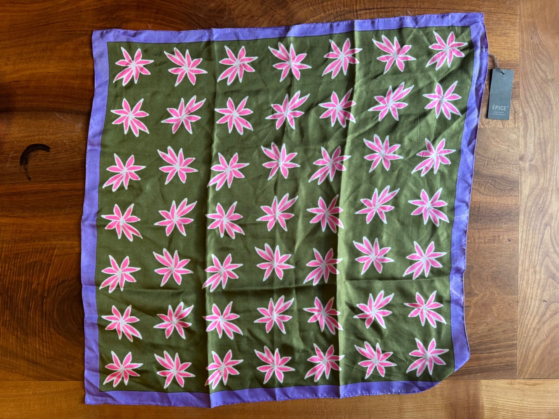 Foulard & Sciarpe: Foulard en soie EPICE – Nuovo e nell'imballaggio originale da Arnex-sur-Orbe venduto da cameleonfringant