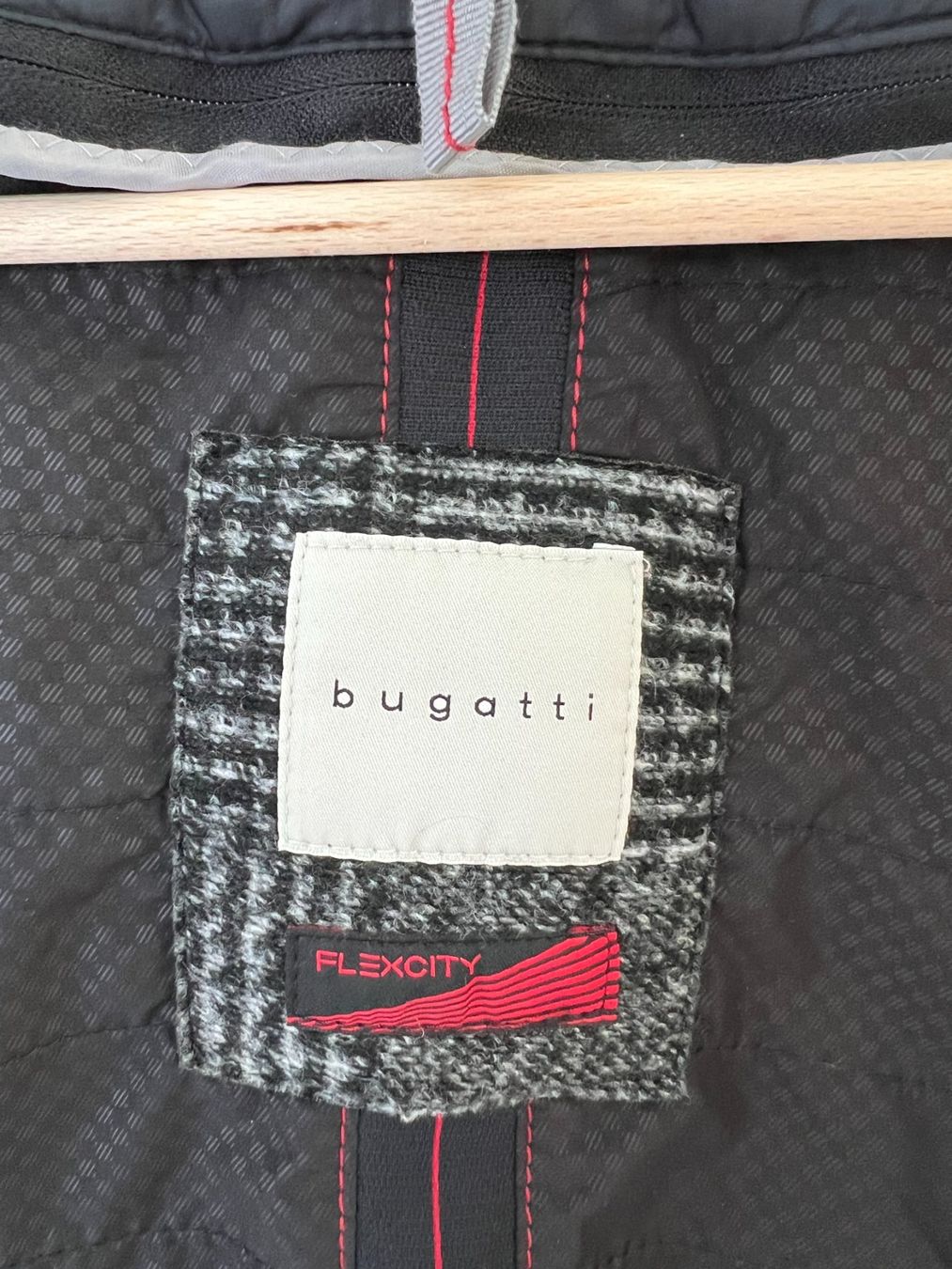 Bugatti Mäntel: Bugatti Mantel im Glencheck-Design mit Stretch – Gebraucht aus Frauenfeld von Par4n0rm4l 2