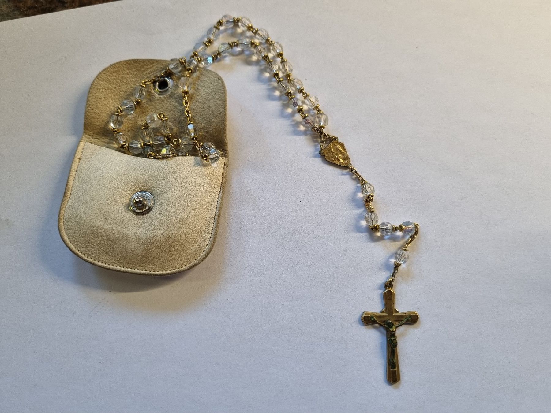 Sonstiger Schmuck: Schöner Rosenkranz mit Kristallperlen + Echtlederetui – Gebraucht aus Trachslau von bastet06