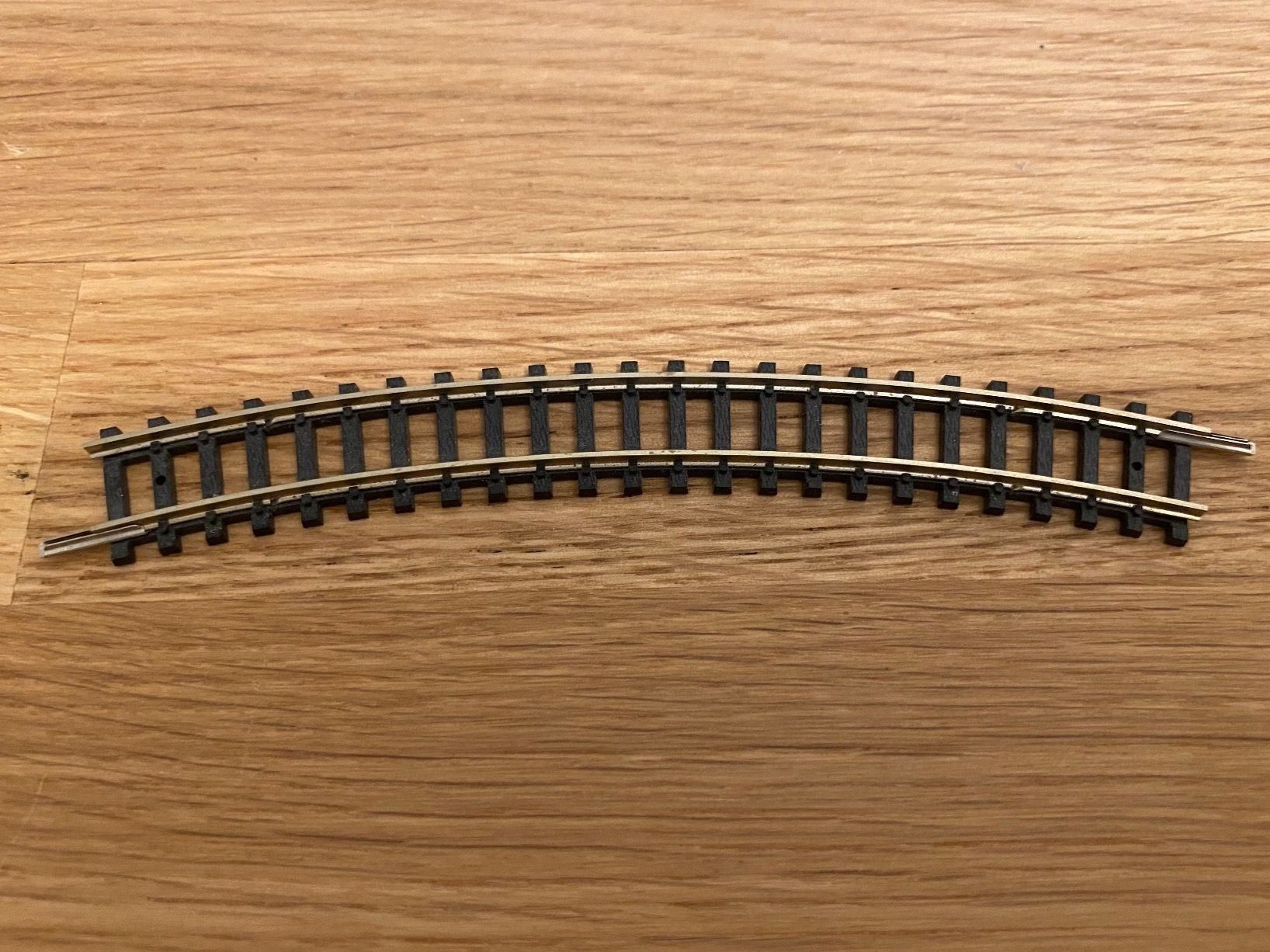 Trix Modellini di ferrovie: Minitrix 14922 Gleis gebogen R2 30° – Nuovo (secondo la descrizione) da Schlierbach venduto da Look8