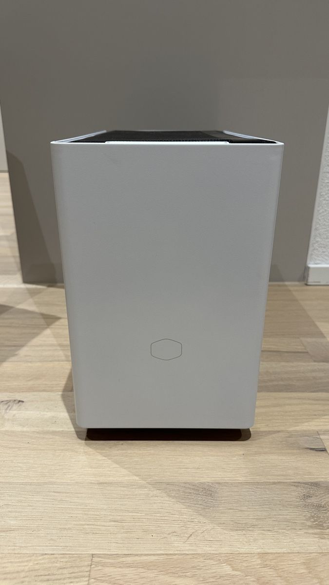 Custodie: Cooler Master NR200P Mini ITX Case – Usato da Neuhausen venduto da denobiler