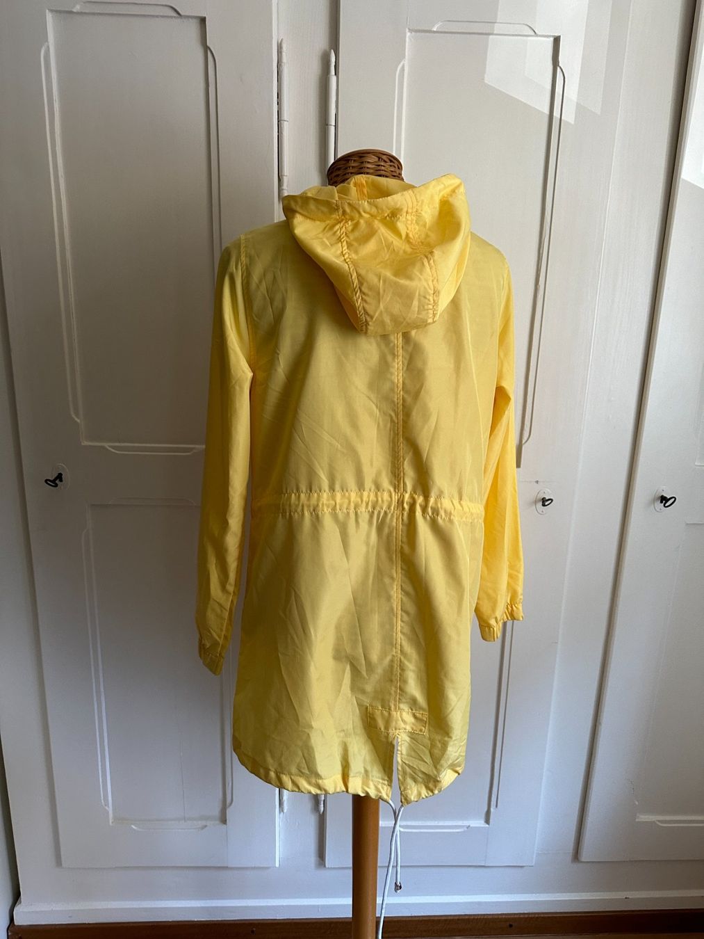 Primark Giacche: Regenjacke / Jacke gelb S – Usato da Zürich venduto da Diazaio 2
