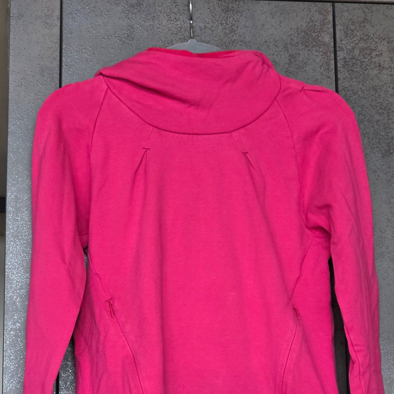 Arcteryx Pullover & Sweatshirts: 🐸 ARCTERYX HOODIE M PULLOVER PINK – Gebraucht aus Môtier (Vully) von Frogs 4