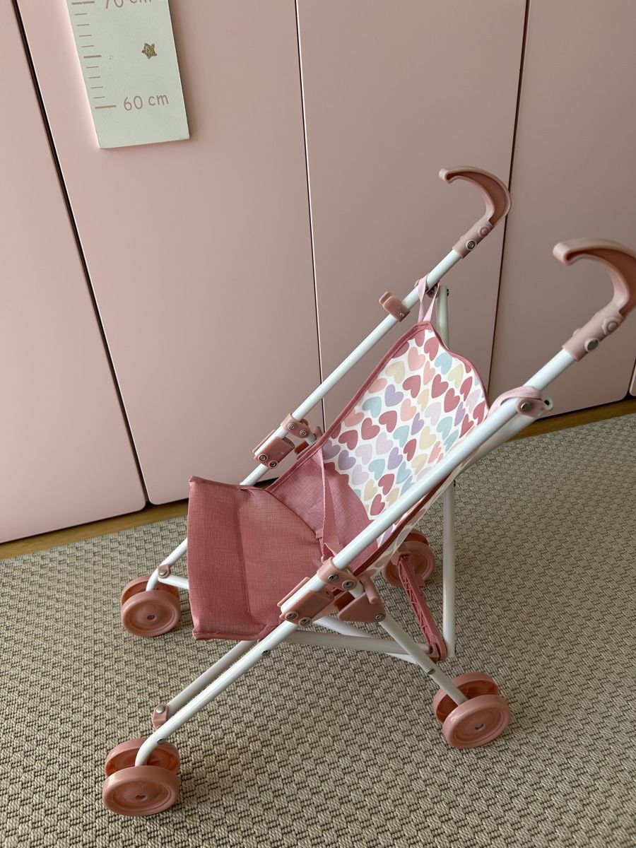 Voitures de poupées: Doll Stroller with Hearts, Lightweight, Perfect Gift! – D'occasion à Zürich par mar_d7zz