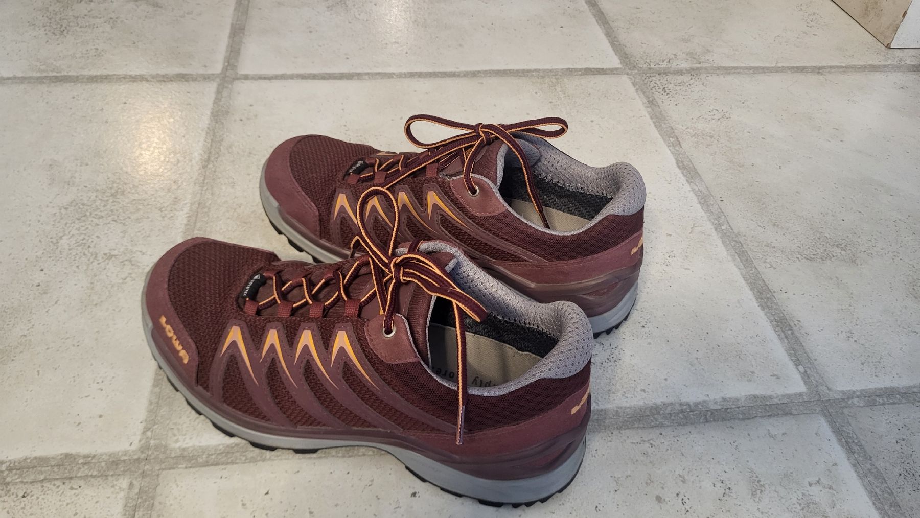 Lowa Damenschuhe: Lowa Goretex Trekkingschuh Gr.39.5 – Neu (gemäss Beschreibung) aus Mels von mani013