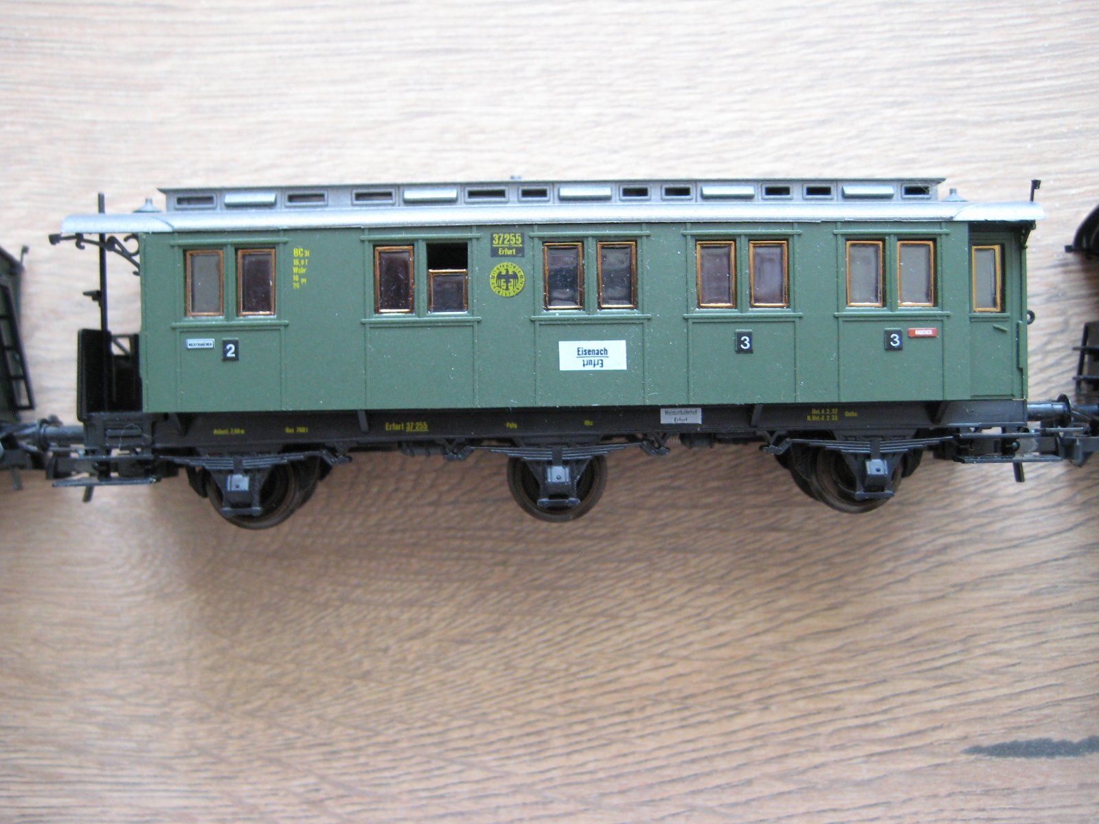 Modellini di ferrovie: 3 Stück Eisenbahnwagen – Usato da Langenthal venduto da Heiri56 1