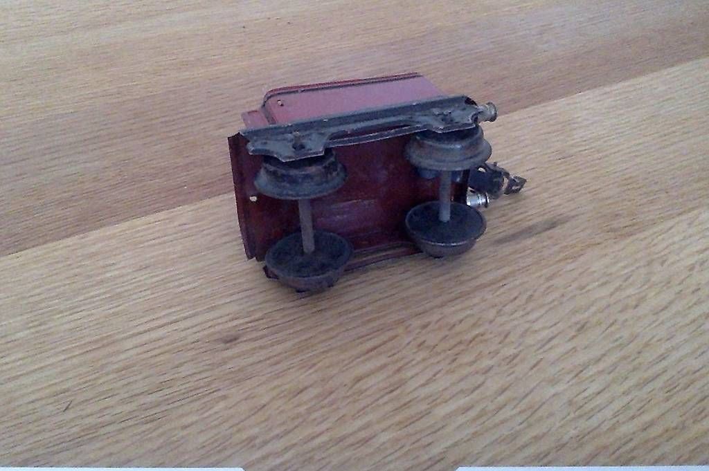 Modellini di ferrovie: Blecheisenbahn Wagen Antik – Usato da Pratteln venduto da pforter01 1