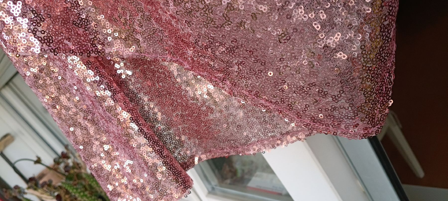 Foulard & Sciarpe: Sparkling Pink Sequin Scarf - for Parties, Dance Classes  – Nuovo (secondo la descrizione) da Zürich venduto da cat_9cvz 2