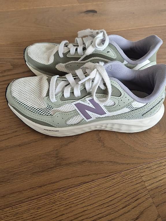 Damenschuhe: Sneakers – Gebraucht aus Kriens von B02005 1