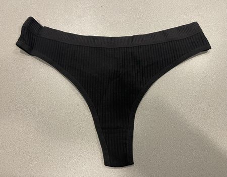 Schwarzer String Tanga, Grösse L, NEU!