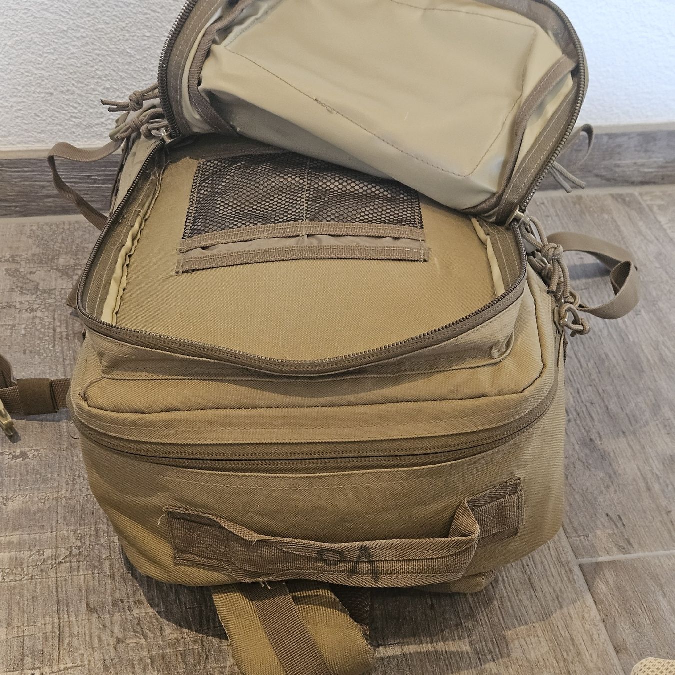 Zaini: Taktischer Rucksack, Farbe beige – Usato da Wettingen venduto da Christianv 7