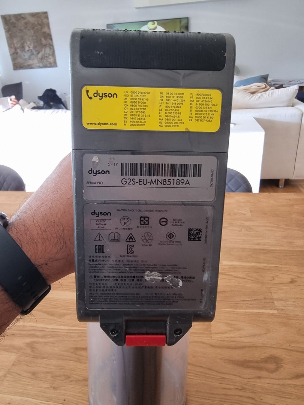 Dyson Aspirateurs & Accessoires: defekter Dyson v11 absolute extra – Défectueux à Locarno par rac_b7yh 1