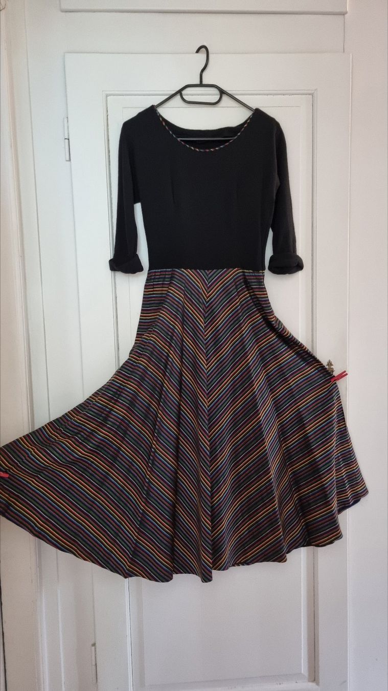 Vestiti: Kleid speziell Vintage – Usato da Olten venduto da Jurablick12