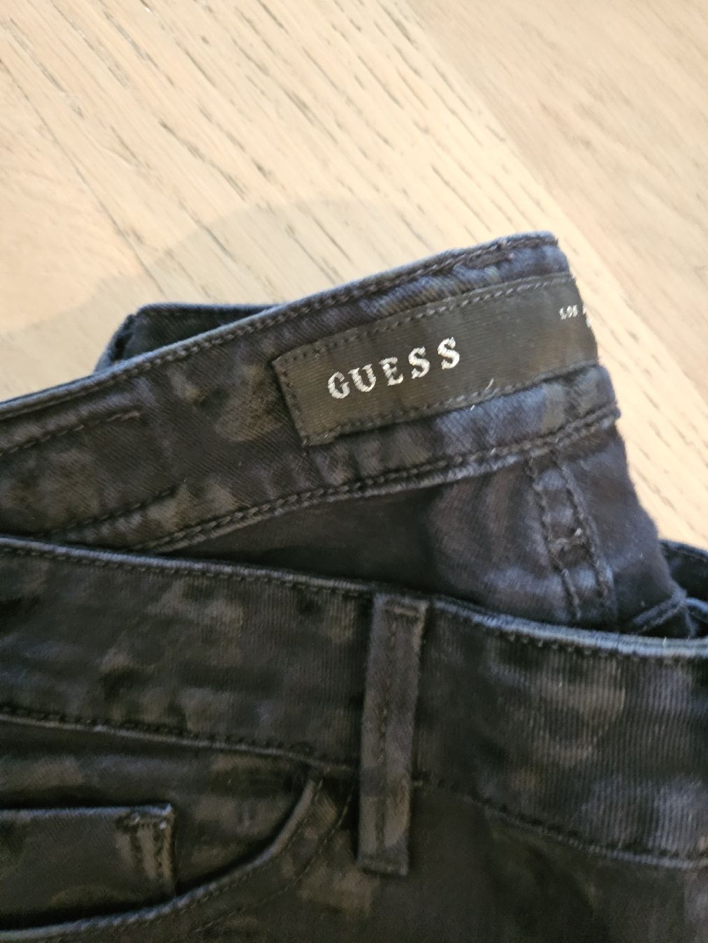 Guess Jeans: lot de deux jeans – Usato da Founex venduto da Ana_2412 3