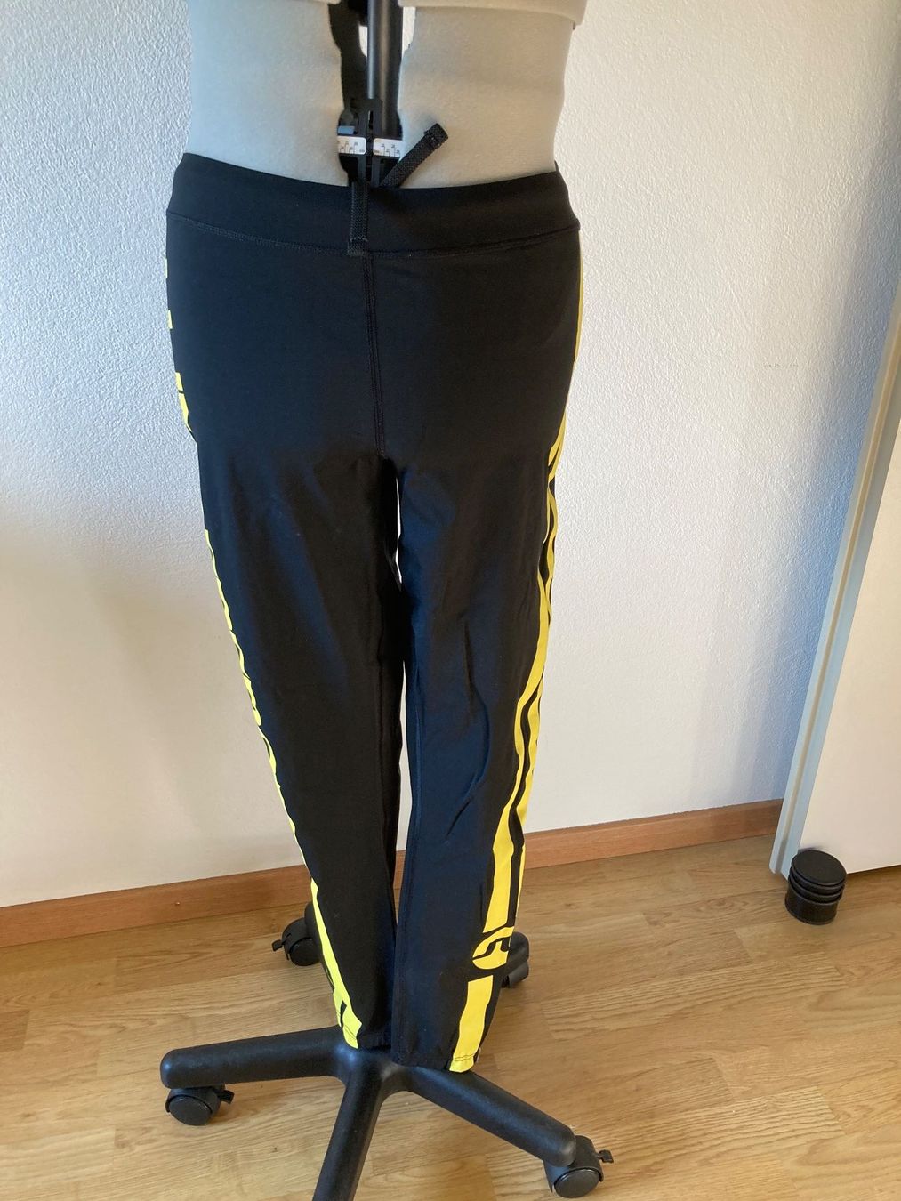 Leggings: Sport-Leggins, Gr. M – D'occasion à Samedan par chickenrun01 1
