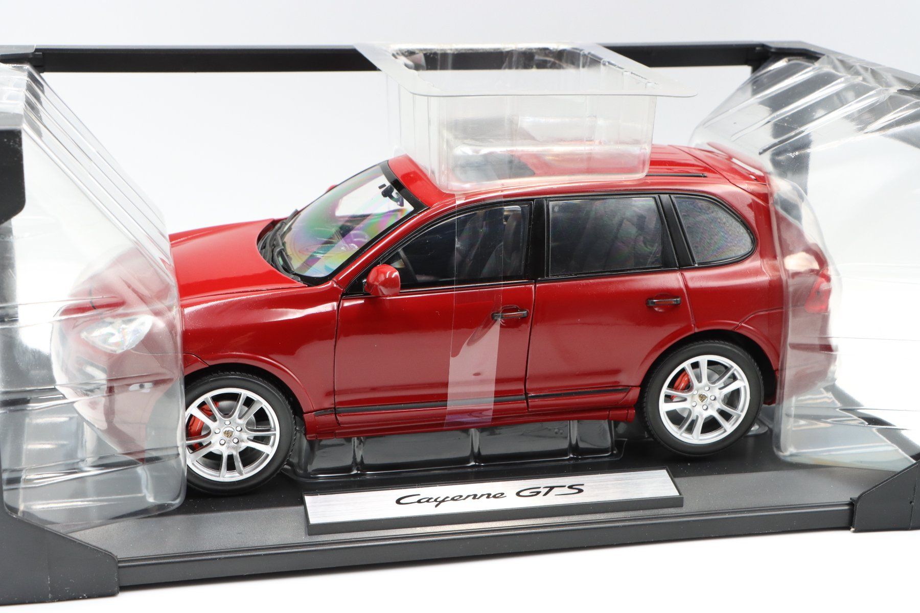 Porsche Modellini d'auto: Porsche Cayenne GTS 2008 1:18 Norev – Nuovo e nell'imballaggio originale da Bühl b.Aarberg venduto da modelldiecast 3