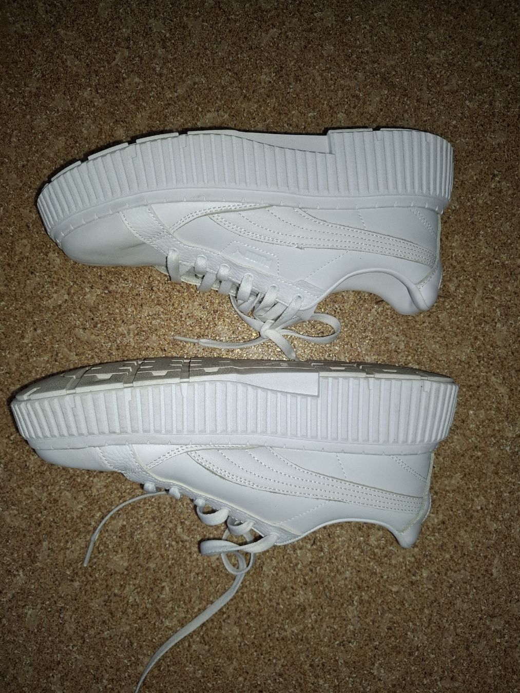 Puma Scarpe da donna: Puma Dinara Leather Platform Blanc T.40 – Nuovo (secondo la descrizione) da Le Locle venduto da QUALI-PRIX 2
