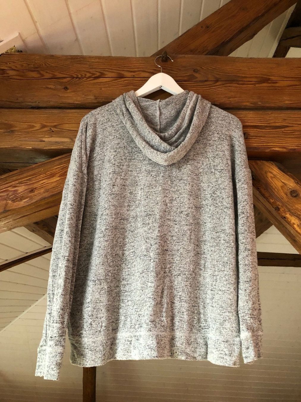 C&A Pullover & Sweatshirts: C&A Damen Kaputzen Hoodie Pullover Grau M Pull Doux Gris – Gebraucht aus St-Aubin FR von Tiweety