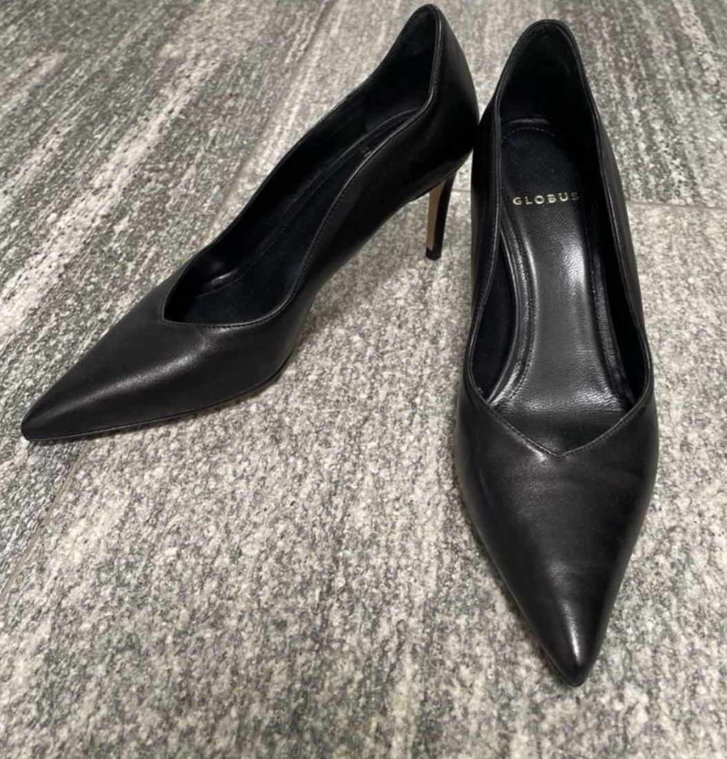 Globus Scarpe da donna: New Globus Black Leather Pointed Heels - Size 37 – Nuovo e nell'imballaggio originale da Sementina venduto da NinaDel