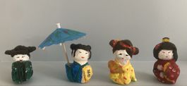 4 Geisha figures with umbrella used