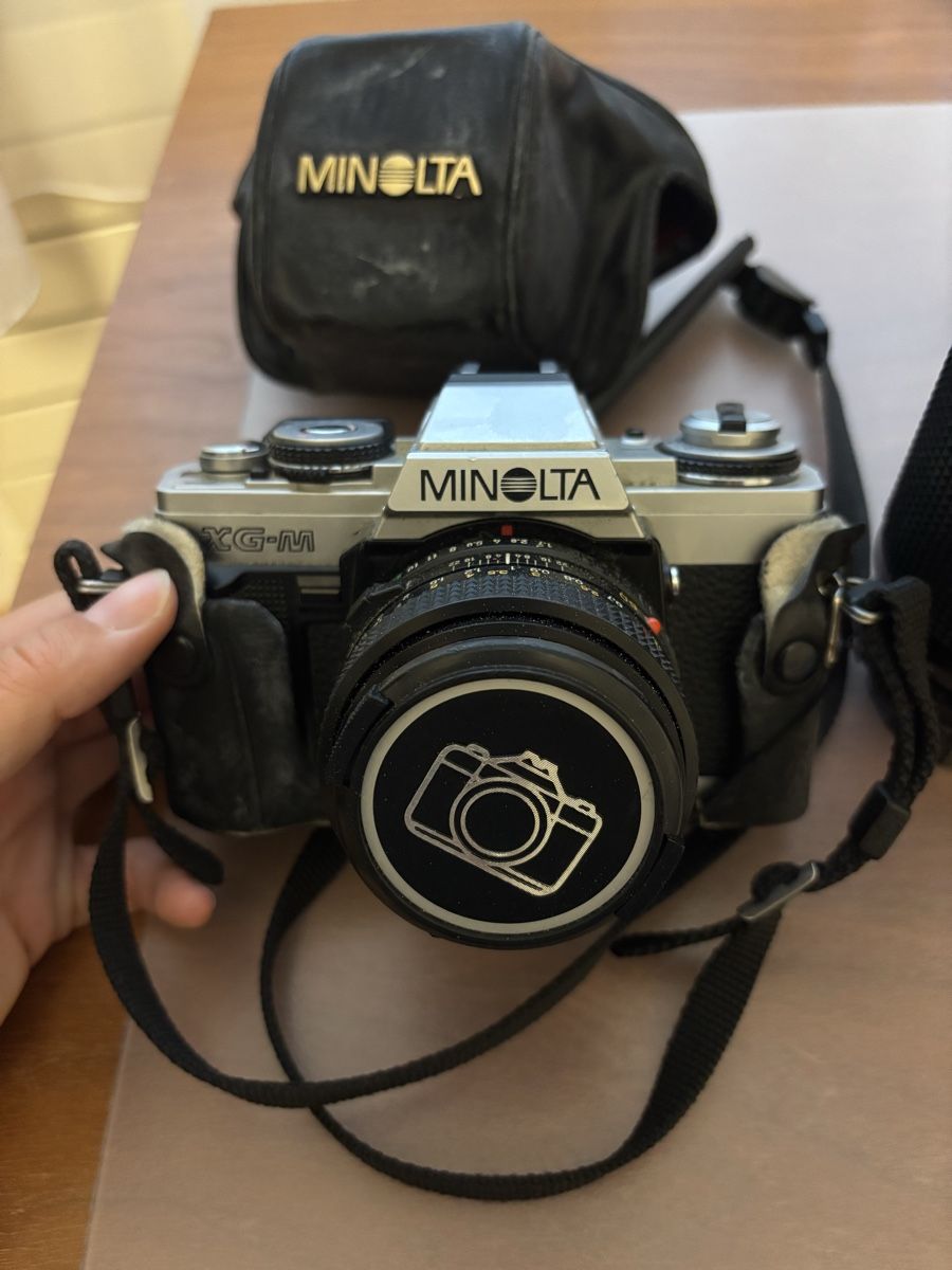 Minolta Fotocamera: Minolta Kamera und 2 Objektive – Usato da Allenwinden venduto da clamel