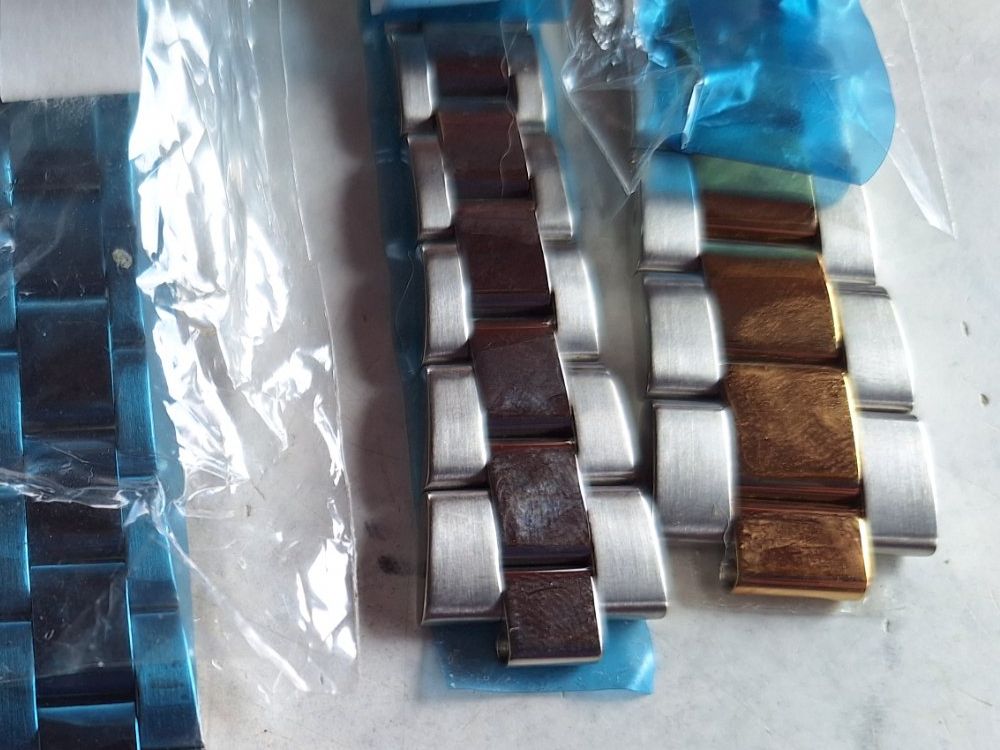 Uhren: 4 ST UHREN METALLBÄNDER- ALLE NEU – Neu und originalverpackt aus Huttwil von Kunterbuntli 1