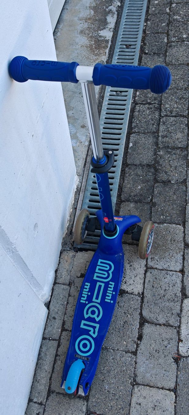 Micro Kickboard: Micro Mini Trottinett blau gebraucht – Gebraucht aus Seon von Rambo811 1