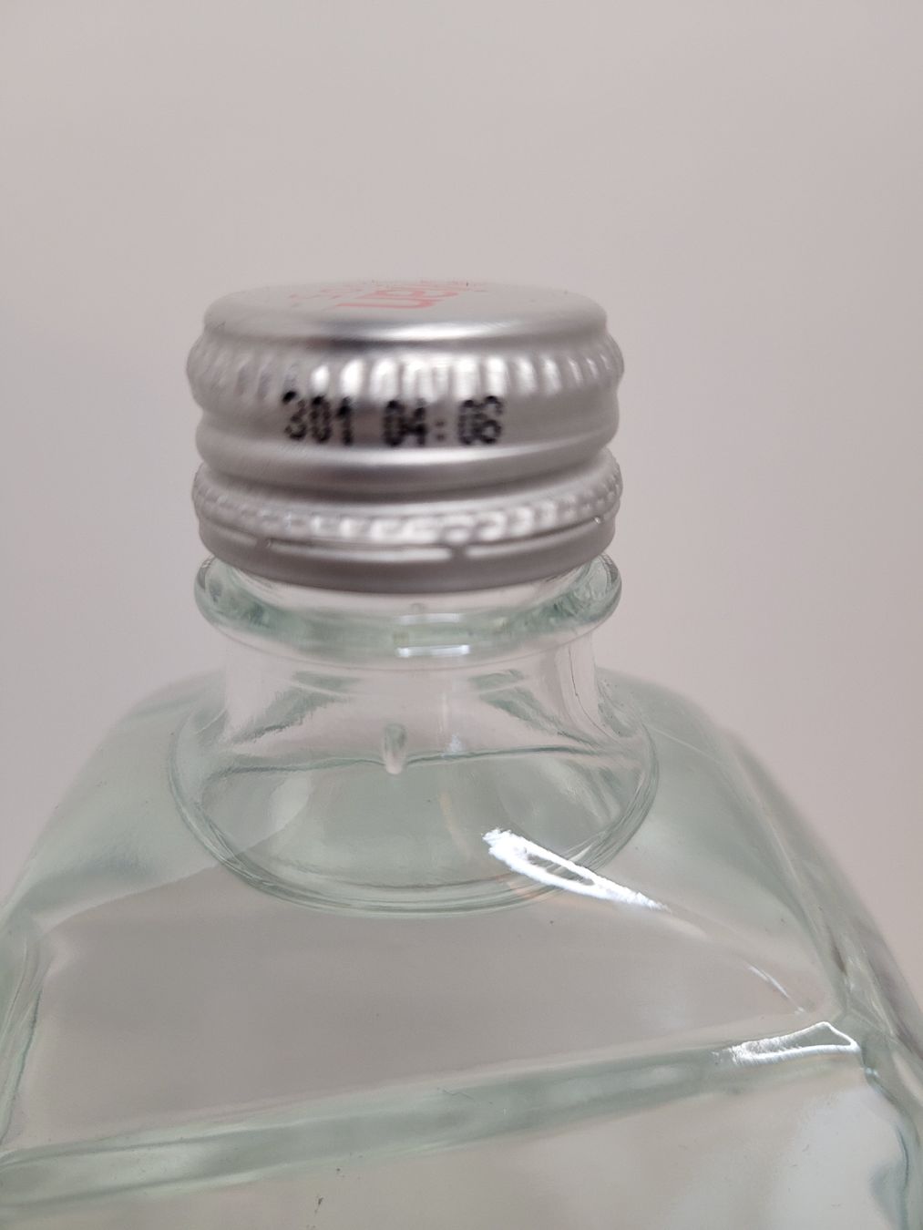 Altro in Stoviglie & Bicchieri: Bouteille collection Evian 2005 – Nuovo e nell'imballaggio originale da Rocourt venduto da PapyCH 1
