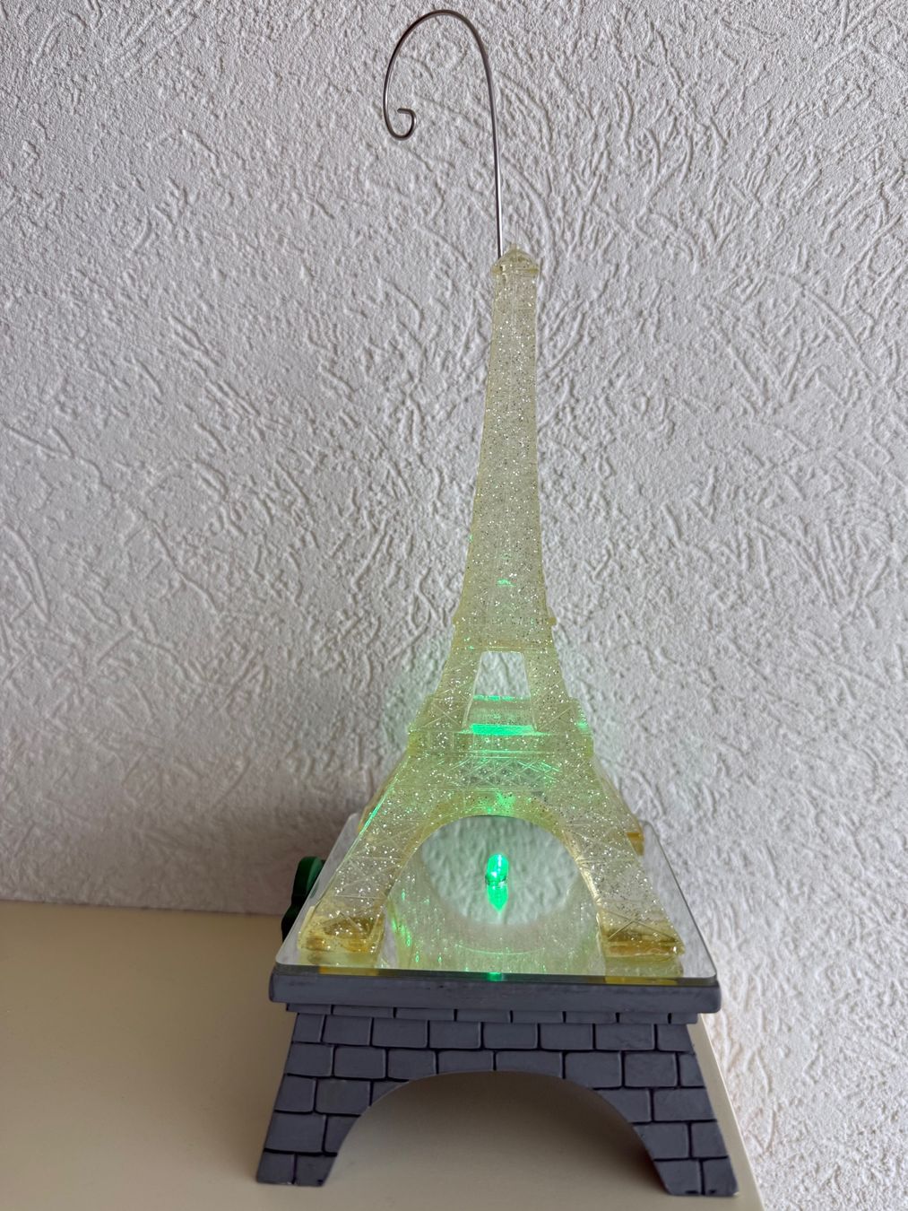 Disney Statuette: Tour Eiffel lumineuse Disneyland – Usato da St-Gingolph venduto da GoldenKeys 5