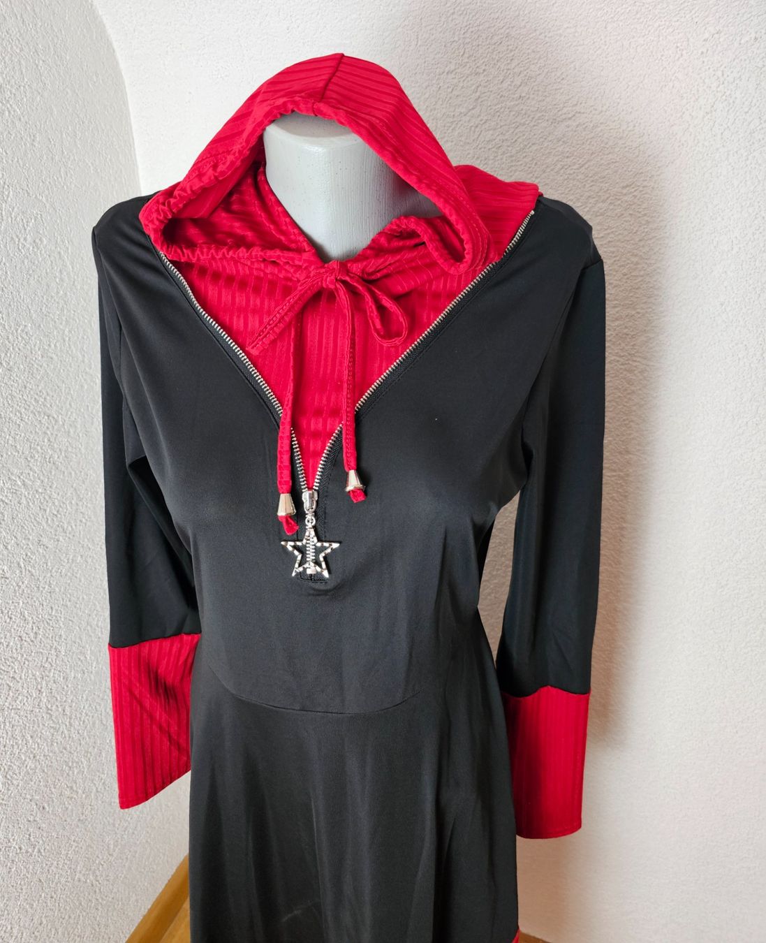 Kleider: NEU! elegantes Kleid Gr. M GOTHIC Vintage – Gebraucht aus Füllinsdorf von Sunnebliemli7 3